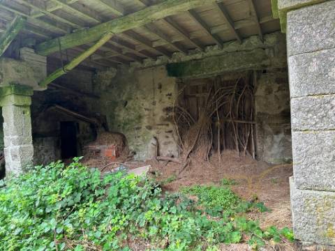 Moradia para restauro em Castro Laboreiro, Viana do Castelo