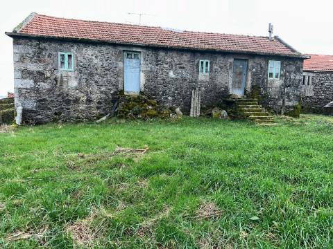 Moradia para restauro em Castro Laboreiro, Viana do Castelo