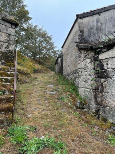 Moradia para restauro em Castro Laboreiro, Viana do Castelo