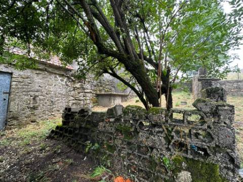 Moradia para restauro em Castro Laboreiro, Viana do Castelo