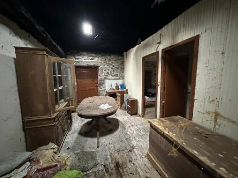 Moradia para restauro em Castro Laboreiro, Viana do Castelo