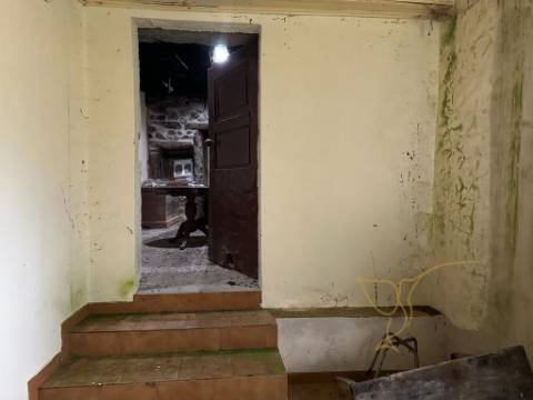 Moradia para restauro em Castro Laboreiro, Viana do Castelo