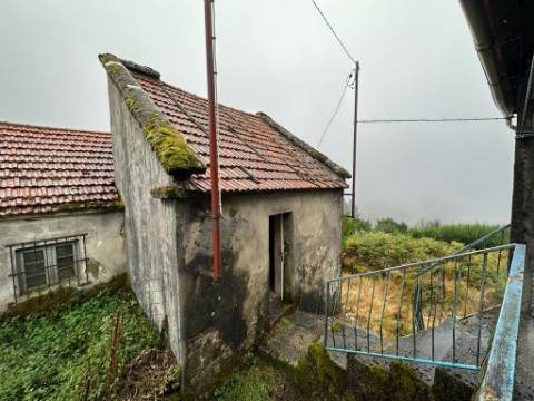 Moradia para restauro em Castro Laboreiro, Viana do Castelo