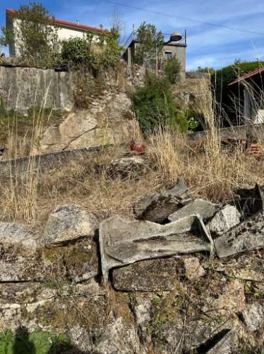 Moradia para restauro em Castro Laboreiro, Viana do Castelo