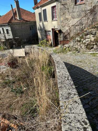 Moradia para restauro em Castro Laboreiro, Viana do Castelo