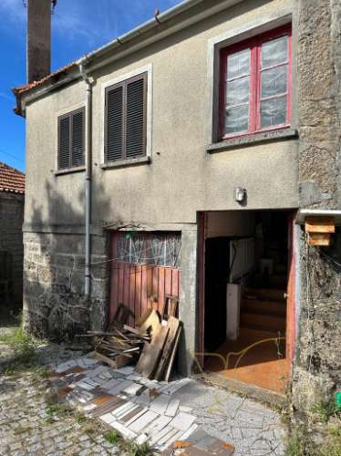 Moradia para restauro em Castro Laboreiro, Viana do Castelo