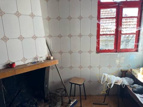 Moradia para restauro em Castro Laboreiro, Viana do Castelo