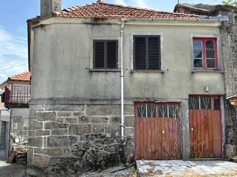 Moradia para restauro em Castro Laboreiro, Viana do Castelo
