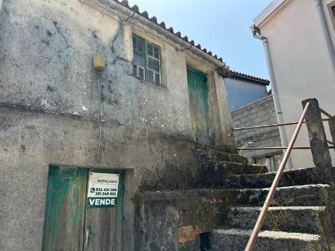 Moradia para restauro em Castro Laboreiro, Viana do Castelo