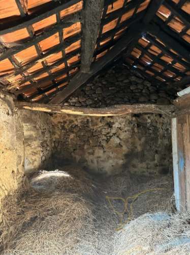 Moradia para restauro em Castro Laboreiro, Viana do Castelo