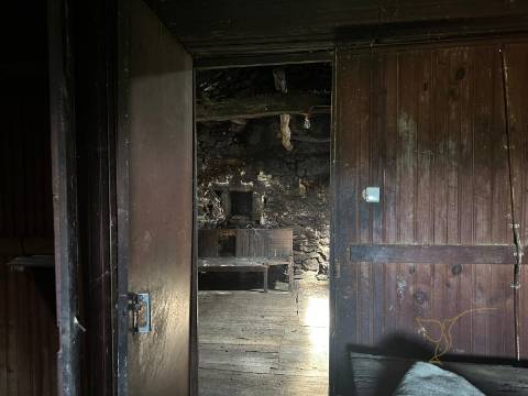 Moradia em restauro em Castro Laboreiro, Viana do Castelo