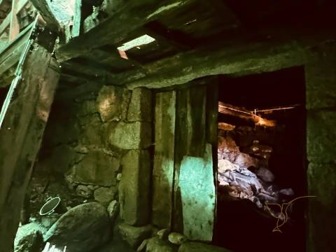 Moradia para restauro em Castro Laboreiro, Viana do Castelo