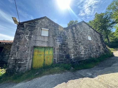 Moradia para restauro em Castro Laboreiro, Viana do Castelo