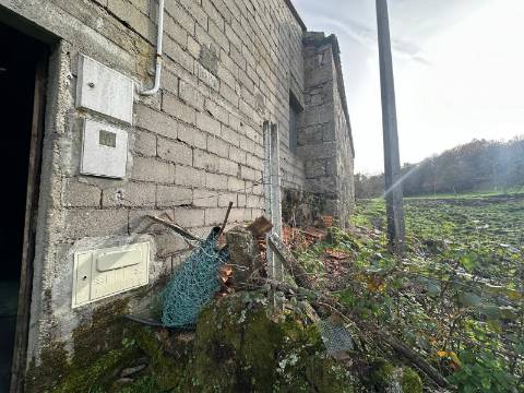 Moradia para restauro em Castro Laboreiro, Viana do Castelo