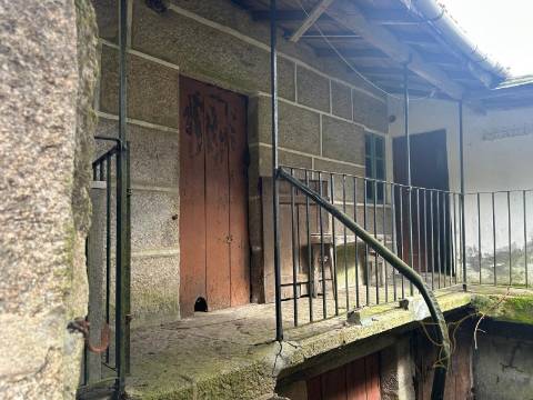 Moradia para restauro em Castro Laboreiro, Viana do Castelo