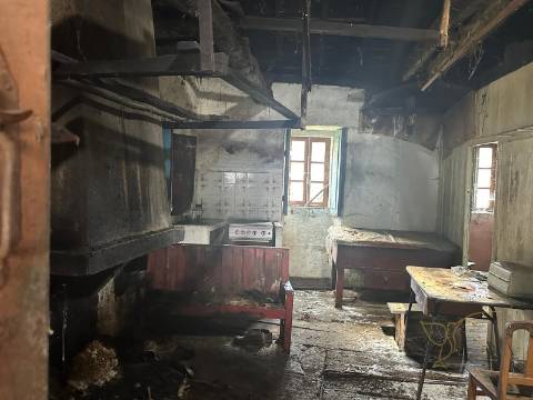 Moradia para restauro em Castro Laboreiro, Viana do Castelo