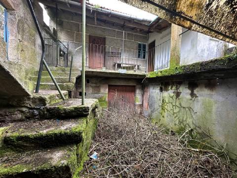 Moradia para restauro em Castro Laboreiro, Viana do Castelo