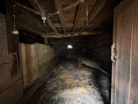 Moradia para restauro em Castro Laboreiro, Viana do Castelo