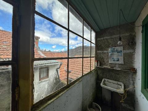 Moradia para restauro em Castro Laboreiro, Viana do Castelo