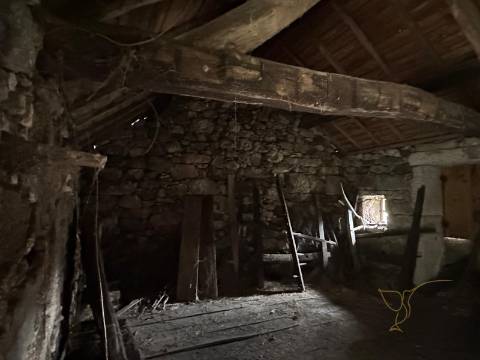 Moradia para restauro em Castro Laboreiro, Viana do Castelo