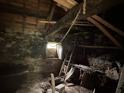 Moradia para restauro em Castro Laboreiro, Viana do Castelo