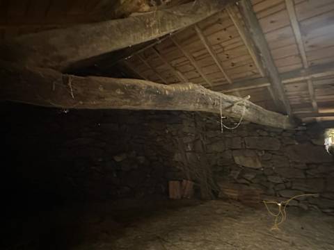 Moradia para restauro em Castro Laboreiro, Viana do Castelo