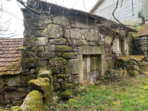Moradia para restauro em Castro Laboreiro, Viana do Castelo