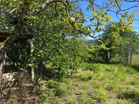 Moradia para Restauro Várzea, Paderne, Melgaço, Viana do Castelo