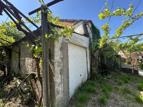 Moradia para Restauro Várzea, Paderne, Melgaço, Viana do Castelo