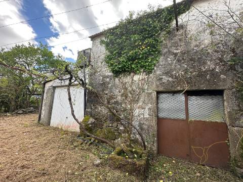 Moradia para Restauro Várzea, Paderne, Melgaço, Viana do Castelo