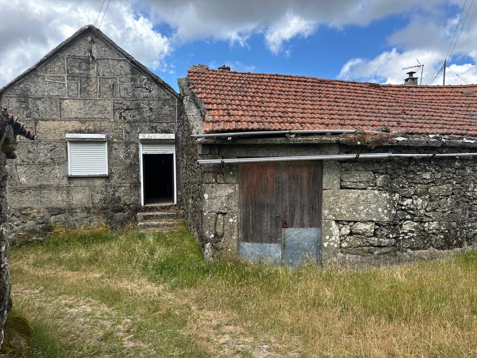 Moradia para restauro em Castro Laboreiro, Viana do Castelo; ImoFaçanha
