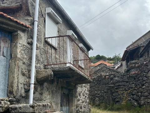 Moradia para restauro em Castro Laboreiro, Viana do Castelo; ImoFaçanha