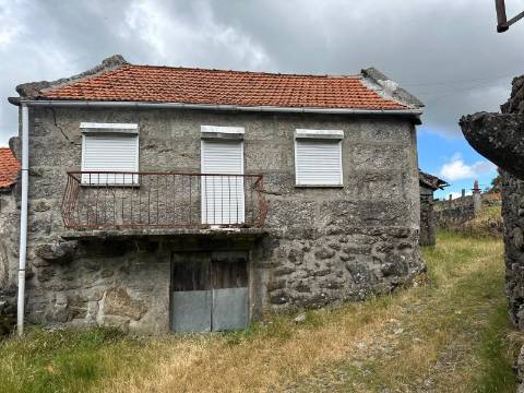 Moradia para restauro em Castro Laboreiro, Viana do Castelo; ImoFaçanha