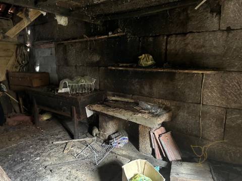 Moradia para restauro na Aldeia Pontes, Castro Laboreiro, Viana do Castelo