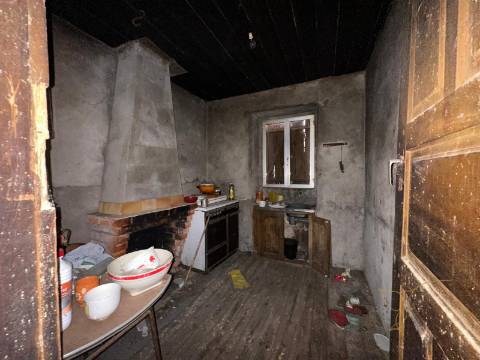 Moradia para Restaurar, Parada Monte, Melgaço