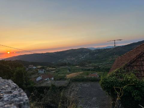 Moradia para Restaurar, Parada Monte, Melgaço