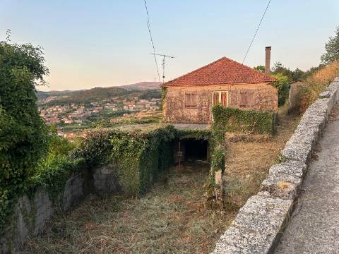 Moradia para Restaurar, Parada Monte, Melgaço
