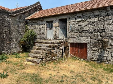 Moradia para restauro em Castro Laboreiro, Viana do Castelo; ImoFaçanha