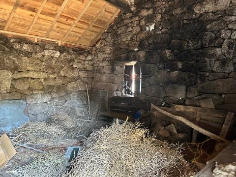 Moradia para restauro em Castro Laboreiro, Viana do Castelo; ImoFaçanha