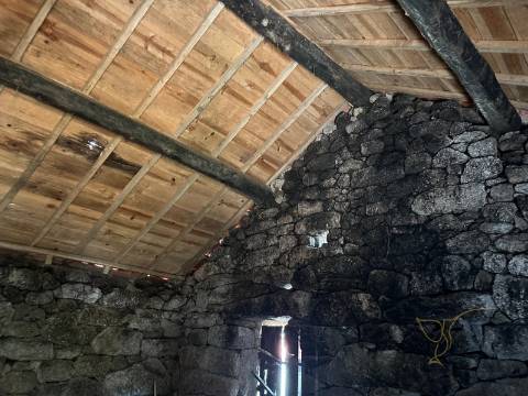 Moradia para restauro em Castro Laboreiro, Viana do Castelo; ImoFaçanha