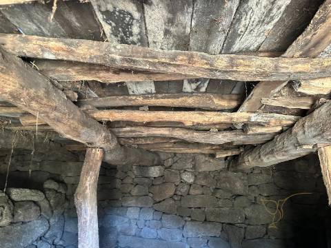 Moradia para restauro em Castro Laboreiro, Viana do Castelo; ImoFaçanha