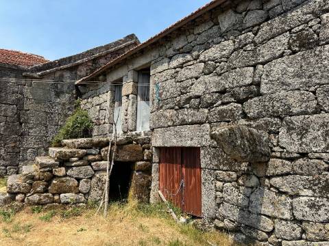 Moradia para restauro em Castro Laboreiro, Viana do Castelo; ImoFaçanha