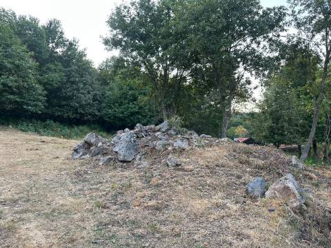 Três Casas com terreno para Venda na Branda do Covelo, Gave, Melgaço, Viana do Castelo