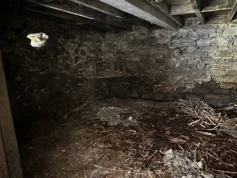 Moradia para restauro em Castro Laboreiro, Viana do Castelo