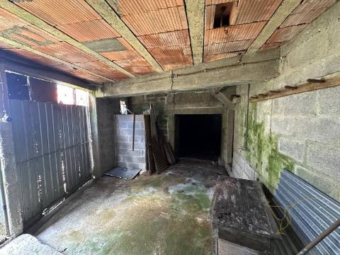 Moradia para restauro em Castro Laboreiro, Viana do Castelo