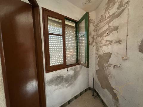 Moradia para restauro em Castro Laboreiro, Viana do Castelo