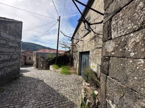 Moradia T3, Parada Monte, Melgaço, Pronta a Habitar