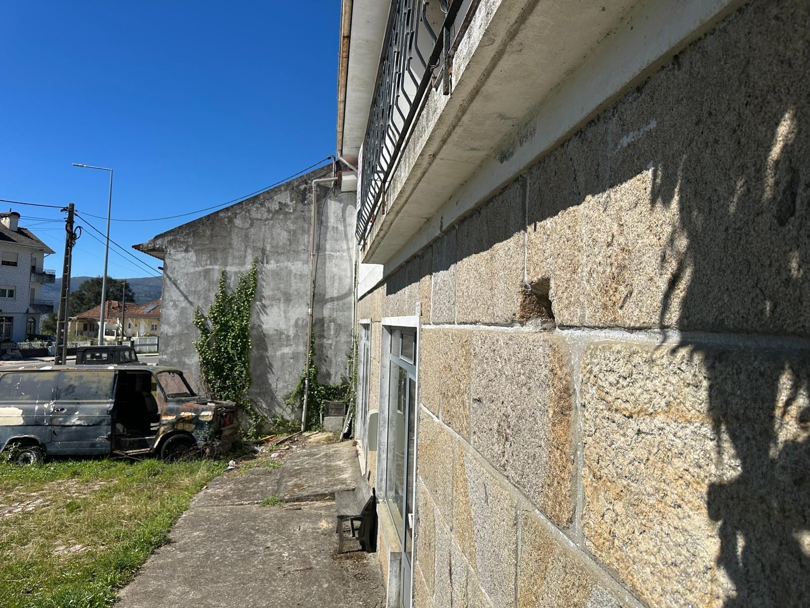 Moradia e Garagem, Vila, Melgaço | Oportunidade de Investimento Imobiliário