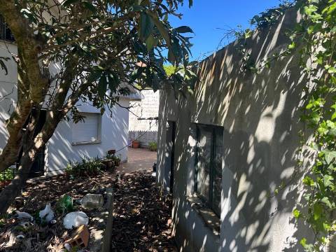 Moradia e Garagem, Vila, Melgaço | Oportunidade de Investimento Imobiliário