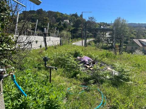 Moradia e Garagem, Vila, Melgaço | Oportunidade de Investimento Imobiliário